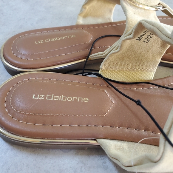 Liz Claiborne Yellow Sandals - Picture 4 of 8